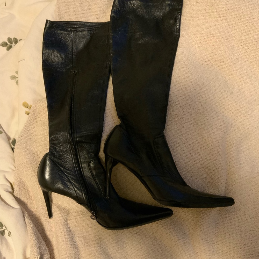 Elegant Black Leather Knee-High Boots